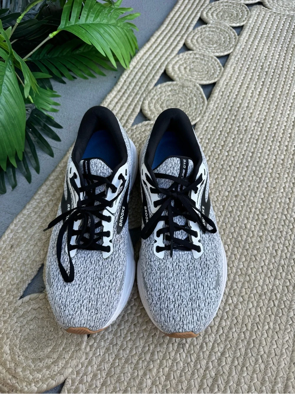 Brooks Adrenaline GTS 23 Black White Running Shoes Sz 11